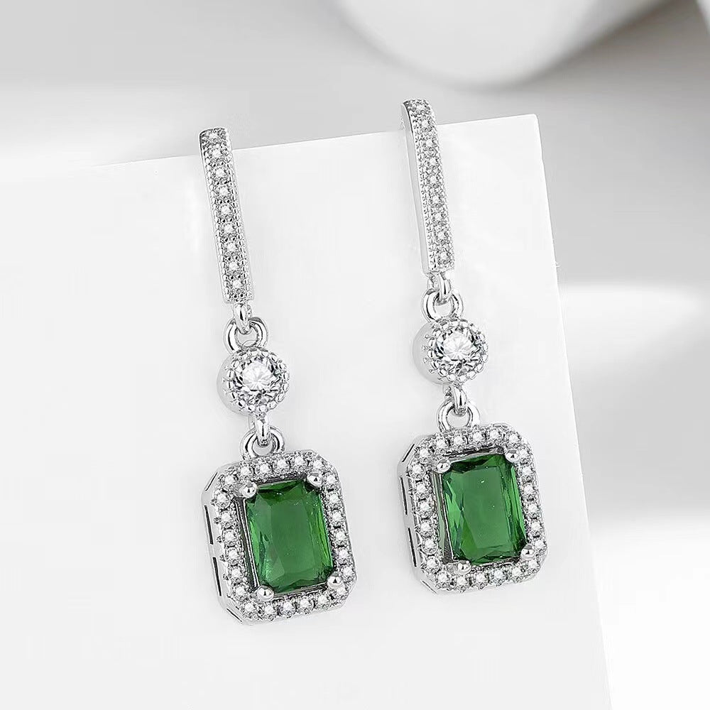 Light Luxury Emerald Earrings Tassel Design Minimalist