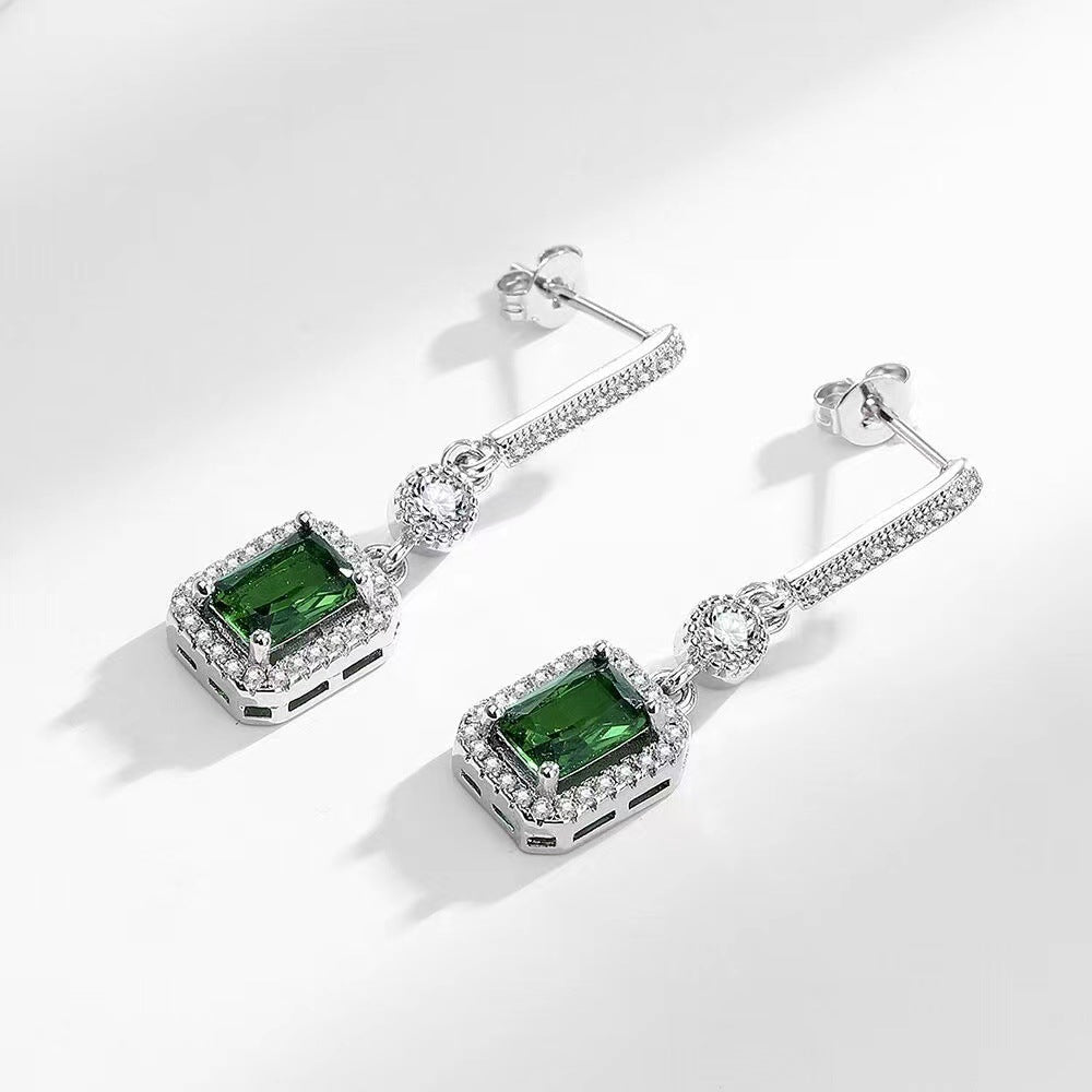 Light Luxury Emerald Earrings Tassel Design Minimalist