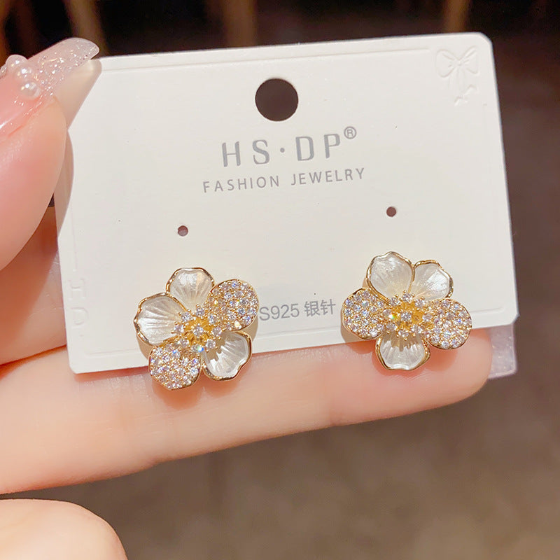 Sweet Micro-inlaid Flower Stud Earrings For Women Sterling Silver Needle Special-interest Design